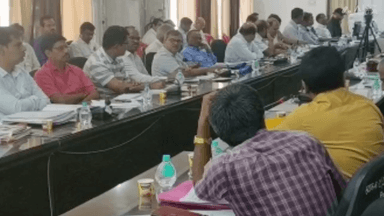 चितरंगी: कलेक्ट्रेट पर आयोजित समय सीमा की बैठक में कलेक्टर ने कहा- समाधान विंदु में चयनित आवेदनो का संतुष्टि पूर्वक करे निराकरण