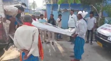 बेगूसराय: हीरा टोल के पास सड़क दुर्घटना में एक मोटरसाइकिल सवार युवक की हुई मौत