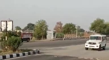 साबरमती से प्रयागराज ..मप्र शिवपुरी के रामनगर टोल प्लाजा से अतीक अहमद का काफिला गुजरा.