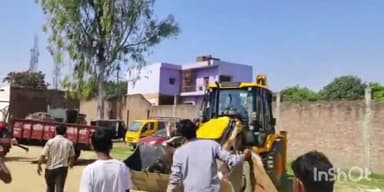 बिसौली: बिसौली में बीते 18 मार्च को हिंदू संगठन द्वारा दो कैंटर से पकड़े गए 18 गोवंशों में से आज 2 गोवंश की हुई मौत