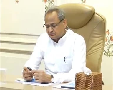 बाड़मेर: मुख्यमंत्री अशोक गहलोत आगामी पखवाड़े में आएंगे बाड़मेर उद्घाटन शिलान्यास व जनसभा को करेंगे गहलोत संबोधित