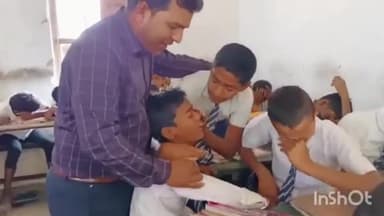 जमुई: उत्क्रमित मध्य विद्यालय कोनन में 8वीं कक्षा उत्तीर्ण होने पर फूट-फूट कर रोने का छात्र-छात्राओं का वीडियो हुआ वायरल