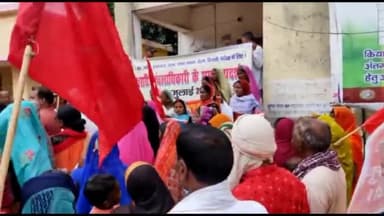 अगिआंव: किरकिरी के समीप अवैध खनन रोकने के लिए भाकपा माले कार्यकर्ताओं ने किया सड़क जाम