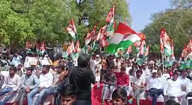 दिल्ली जंतर-मंतर पर युवा कांग्रेस के राष्ट्रीय अध्यक्ष श्री श्रीनिवास जी के नेतृत्व में इंकलाब तैयारी
#UnMuteLoktantra