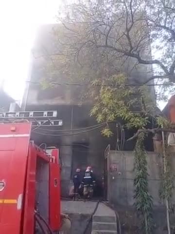 B -2348 मे लगी आग नरेला Industry area