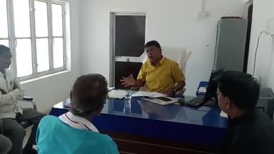 अजयगढ़: लाडली बहना योजना के आवेदन में अजयगढ़ में आ रही समस्या से महिलाएं परेशान,
एसडीएम ने शीघ्र निराकरण करवाने का दिया आश्वासन