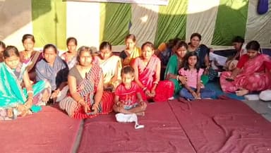 बगोदर: दो सूत्रीय माँगों को लेकर बगोदर प्रखंड सह अंचल कार्यालय के समक्ष सहिया संघ का अनिश्चितकालीन धरना 51वें दिन रहा जारी