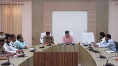 शाहजहांपुर: अपर जिला अधिकारी की अध्यक्षता में कलेक्ट्रेट सभागार में नारकोटिक्स विभाग की बैठक हुई आयोजित