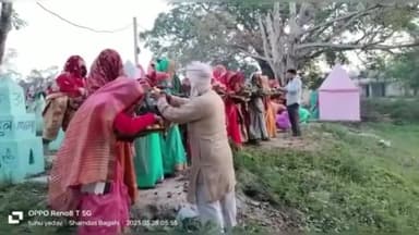 कटेया: कटेया प्रखंड क्षेत्र में उगते सूर्य को अर्घ्य देने के साथ ही चैती छठ पर्व का हुआ समापन।