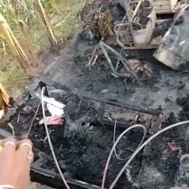 सोनपुर: सबलपुर पूर्वी में बिजली के शार्टसर्किट से 4 झोपड़ी नुमा घर ,मवैसी,ऑटो रिक्सा के  अलावा  लाखो रुपये का सामान जलकर हुआ राख