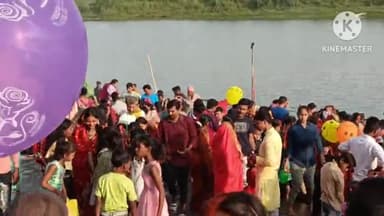 साहिबगंज: साहिबगंज गंगाधर से लेकर विभिन्न छठ घाटों में श्रद्धालुओं ने अस्ताचलगामी सूर्य को अर्घ्य दीया चैती छठ का हुआ समापन |