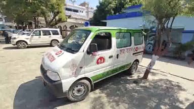 गोपालगंज: दिघवा रोड पर अज्ञात वाहन की चपेट में आने से BMP के हवलदार की हुई मौत, शव को पीएम हेतु लाया गया सदर अस्पताल