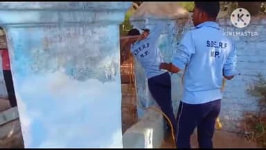 आगर: लक्ष्मणपुरा से लापता नाबालिक बालिका का मोतीसागर तालाब के पास कुएं में मिला शव, पोस्टमार्टम हेतु शव को अस्पताल लाई पुलिस