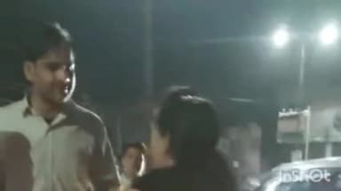 आगरा: थाना जगदीशपुरा क्षेत्र में शराब के नशे में महिला और युवक ने काटा हंगामा, वीडियो इंटरनेट पर वायरल