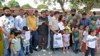 जगाधरी: बच्चों के एडमिशन को लेकर आ रही परेशानी को लेकर अभिभावक मंच ने मॉडल टाउन जिला शिक्षा अधिकारी से की मुलाकात, दिया ज्ञापन