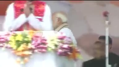 जो अपने गुरु आडवाणी जी के नही हुए वो आप के केसे हो सकते है एक बार सोचना ज़रूर।
#जागो_भारत_जागो