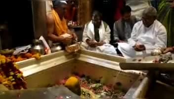 सिक्किम के राज्यपाल लक्ष्मण आचार्य ने काशी विश्वनाथ मंदिर में दर्शन पूजन किया
