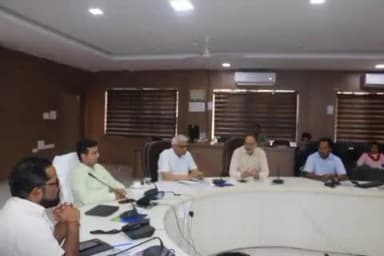 होशंगाबाद नगर: कलेक्टर कार्यालय में कलेक्टर ने ली अधिकारियों की बैठक सभी निकाय एवं जनपद लाडली बहना योजना में आवेदन लक्ष्य को पूर्ण करें