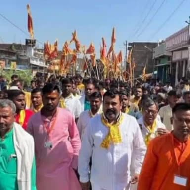 सोनपुर: मनोकामना सिद्धि हनुमान मंदिर सैदपुर से निकाली गई गाजे-बाजे के साथ कलश यात्रा