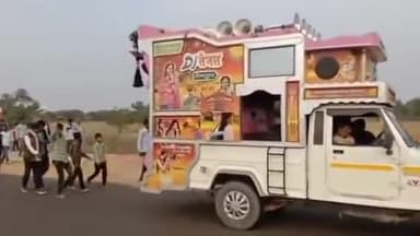 शाहपुरा: चंदवाजी पदयात्री जयकारों के साथ नाचते गाते माता के दरबार में पहुंचे