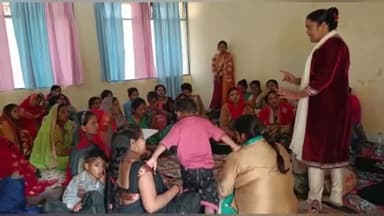 तिलहर: तिलहर के जिला प्रशिक्षण केंद्र पर चल रहे सखियों के प्रशिक्षण कैंप का हुआ समापन।