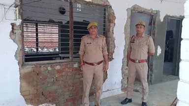 तिलहर: कोतवाली प्रभारी तिलहर द्वारा पुलिस कर्मियों के रहने के कमरों का निर्माण कार्य करवाया गया शुरू