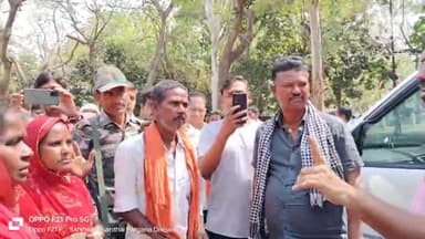 साहिबगंज: बंदोबस्ती जमीन पर रहने वाले लोगों को मिल रहा है सरकार के तरफ से कम मुआवजा, समाहरणालय पहुंचकर उपायुक्त से लगाई गुहार