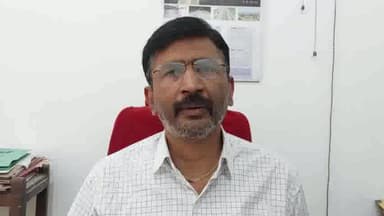 गोपालगंज: उत्पाद विभाग की नोडल रेड में 40 शराब पीने वाले और 13 शराब के साथ हुए गिरफ्तार, उत्पाद अधीक्षक राकेश कुमार ने दी जानकारी