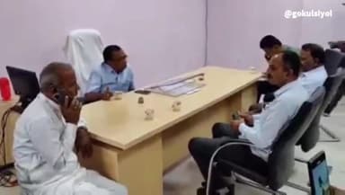 बाड़मेर: विधायक मेवाराम जैन ने बाड़मेर के जिला अस्पताल का किया निरीक्षण, डॉक्टरों के साथ की चर्चा