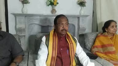 अंबिकापुर: अंबिकापुर में पंडित विजय शंकर मेहता के 1 अप्रैल के आगमन के बारे में पूर्व सांसद रामविचार नेताम ने मीडिया को दी जानकारी