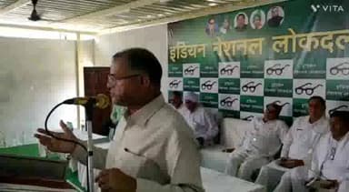 बहादुरगढ़: परिवर्तन पदयात्रा को लेकर नजबगढ़ रोड स्थित तिरुपति मेगा मार्ट में हुई इनेलो कार्यकर्ताओं की मीटिंग