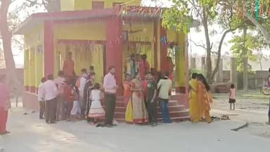 बेतिया: संतावन बाबा मठ मंदिर सहित कई धार्मिक स्थलों पर राम नवमी पर्व को लेकर लगा मेला, काफी संख्या में पहुंचे भक्त