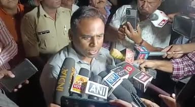 इंदौर।कलेक्टर ने बताया मृतक संख्या 14,
 बावड़ी मे 10-15 फीट पानी, खाली करने का कार्य जारी,सेना को मदद के लिए बुलाया गया।