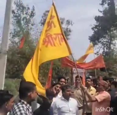 सफीपुर: बिनौका गांव में राम नवमी के अवसर पर निकाली गई विशाल श्रीराम शोभायात्रा, सफीपुर विधायक हुए शामिल