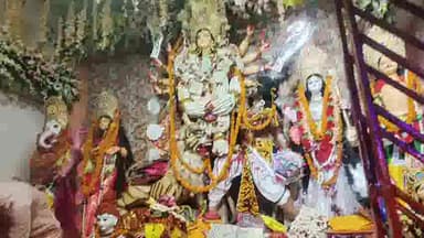 दरभंगा: खराजपुर में चैती दुर्गा पूजा में आरती के बाद आज भागवत कथा का हुआ समापन