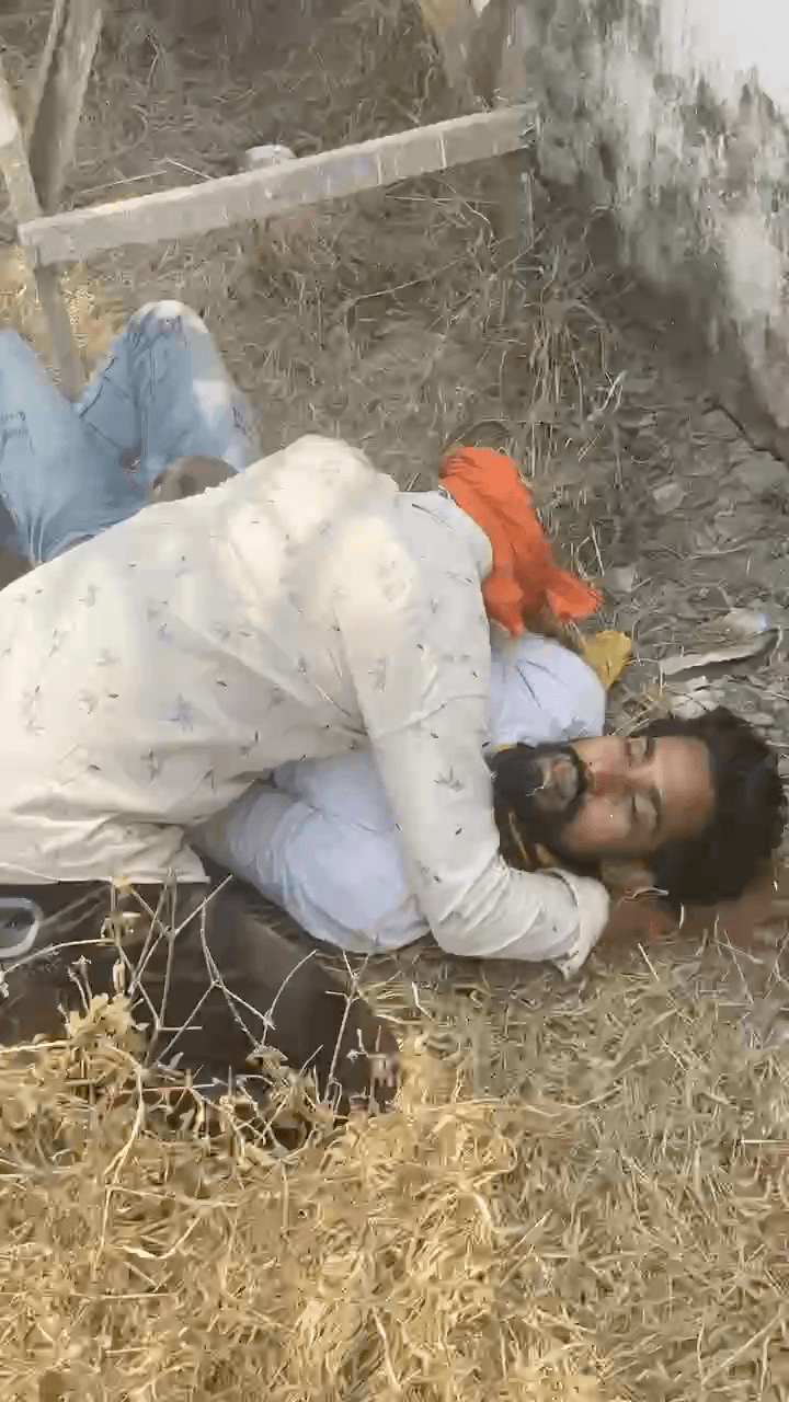 सदरअस्पताल में दिन- दहाड़े सदर कर्मचारी की लाश बरामद ।

#मर्डर #सदर_अस्पताल