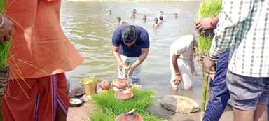 मां जगत जननी ज्योति रूपेण दुर्गा मां का गंगा स्नान...
#राम #नवमी #की आप सभी को अनेकों अनेक शुभकामनाएं

श्री राम चन्द्र मां गौरी आप सब पर अपना असीम कृपा बनाएं रखें