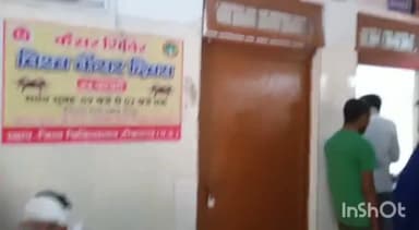 टीकमगढ़: नीमखेरा गांव में एक ही परिवार के तीन सदस्यों पर हुआ जानलेवा हमला, जिला चिकित्सालय में कराया गया भर्ती