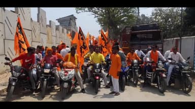 बरकट्ठा: विहिप और बजरंग दल ने बरकट्ठा में रामनवमी पर निकाली भव्य मोटरसाइकिल रैली
