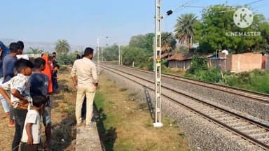 साहिबगंज: महादेवगंज नया टोला रेलवे लाइन के पास से बरामद महिला के शव की 72 घंटे बाद भी नहीं हुई पहचान, पुलिस ने कराया दाह संस्कार