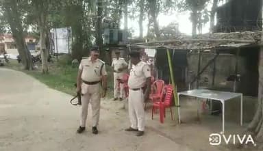 उदवंत नगर: प्रखंड कार्यालय के वोटिंग बूथ पर विधि व्यवस्था को लेकर भारी संख्या में पुलिस बल तैनात