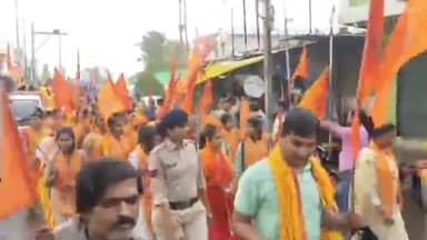 देवसर: बैढन क्षेत्र अंतर्गत निकाली गई विशाल शोभायात्रा हजारों जनमानस रहे शामिल एवं पुलिस प्रशासन का रहा अच्छा सहयोग