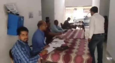 जलालगढ़: बिहार विधान परिषद के शिक्षक निर्वाचन के लिए जलालगढ़ प्रखंड कार्यालय में मतदान हुआ संपन्न