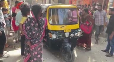 गोपालगंज: शहर के बस स्टैंड से ऑटो में सवार महिला का युवती ने मंगलसूत्र किया चोरी, लोगों ने युवती को पीटा