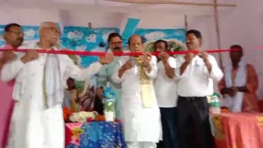 परबत्ता: इंग्लिश लगार चैती दुर्गा मेला सह क्वीज का उद्घाटन करने पहुंचे पुर्व परिवहन मंत्री सह पुर्व विधायक आर एन सिंह