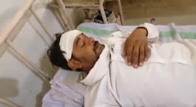 टीकमगढ़: मड़ावरा गांव के पास मोटरसाइकिल की टक्कर से एक व्यक्ति हुआ घायल जिला अस्पताल में उपचार जारी