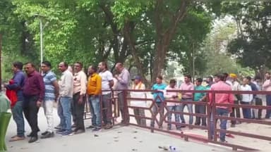 कटेया: कटेया प्रखंड मुख्यालय में सारण स्नातक निर्वाचन एवं शिक्षक उप निर्वाचन का चुनाव शांतिपूर्ण हुआ संपन्न।