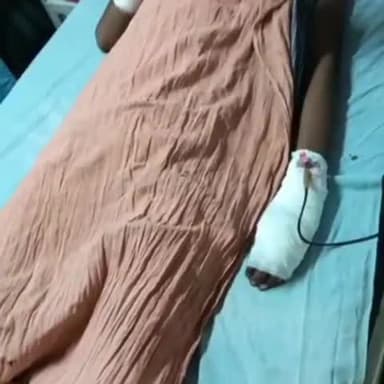 सोनपुर: पहलेजा शाहपुर दियारा के युवक को गांव के ही लड़के ने चाकू मारकर बुरी तरह से किया घायल, युवक पीएमसीएच पटना में भर्ती