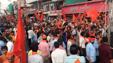 चितरंगी: बैढ़न शहर में राम नवमी पर निकाली गई भव्य शोभायात्रा, लोगों ने झांकियों पर बरसाए फूल