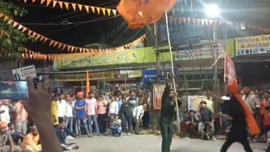 कानपुर: कल्याणपुर के पुराना शिवली रोड पर रामनवमी महोत्सव पर निकाली गई भव्य शोभायात्रा, भक्तों ने लगाए जय श्री राम के जयकारे